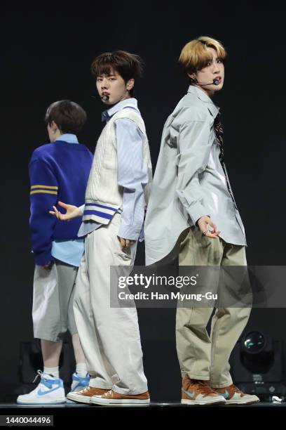 Vari Commercial Vari Hall Photos and Premium High Res Pictures - Getty Images