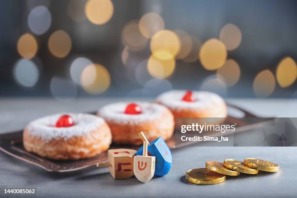 hanukah celebration concept - jewish hanukah holiday - chanoeka stockfoto's en -beelden