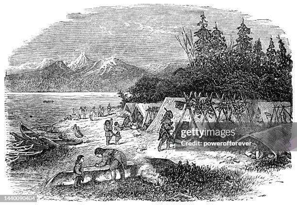 native alaskan camp by a river in alaska, united states - 19th century - native americans 1800s 幅插畫檔、美工圖案、卡通及圖標