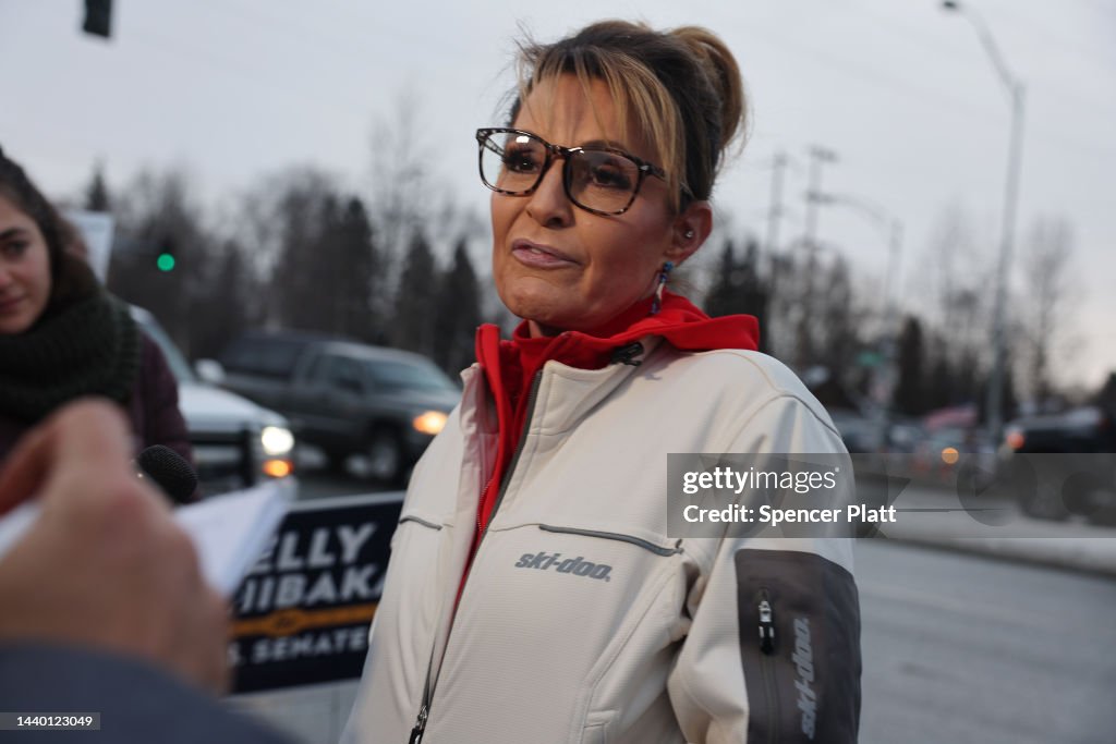 Sarah Palin Campaigns In Anchorage On Election Day