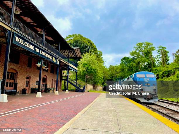 amtrak's "crescent" train, lynchburg, virginia (usa) - railroad conductor stock pictures, royalty-free photos & images