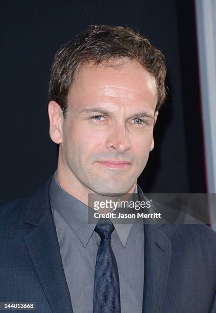 Actor Jonny Lee Miller arrives at the premiere of Warner Bros. Pictures' 'Dark Shadows' at Grauman's Chinese Theatre on May 7, 2012 in Hollywood,...