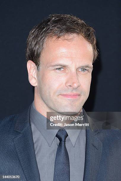 Actor Jonny Lee Miller arrives at the premiere of Warner Bros. Pictures' 'Dark Shadows' at Grauman's Chinese Theatre on May 7, 2012 in Hollywood,...