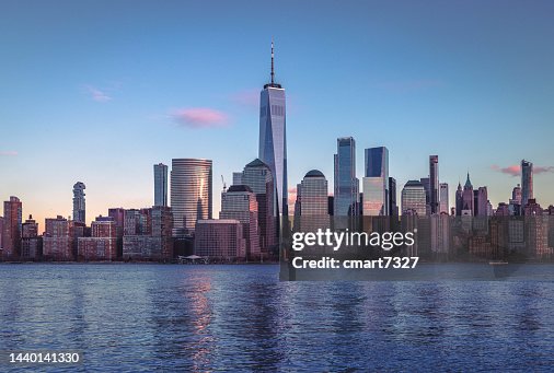 Torre de la Libertad y Bajo Manhattan desde Nueva Jersey Torre de la Libertad y Bajo Manhattan desde Nueva Jersey