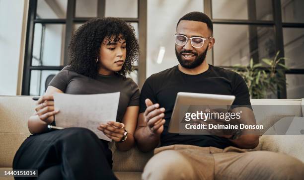 tablet, documents and finance with a black couple in their home to manage savings, investment or budget. money, paper and accounting with a man and woman planning for financial growth in their house - pension 個照片及圖片檔