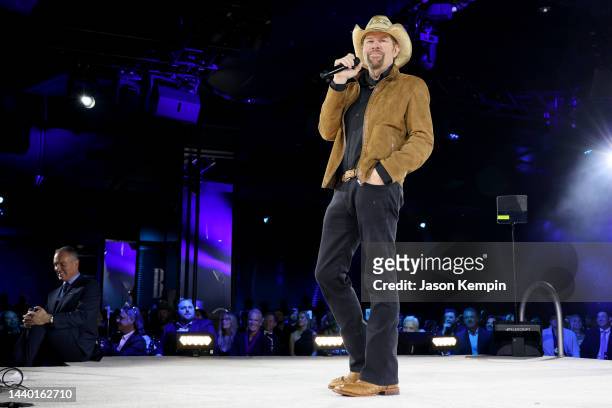 Toby Keith performs onstage for the BMI Icon Award during the 2022 BMI Country Awards at BMI on November 08, 2022 in Nashville, Tennessee.