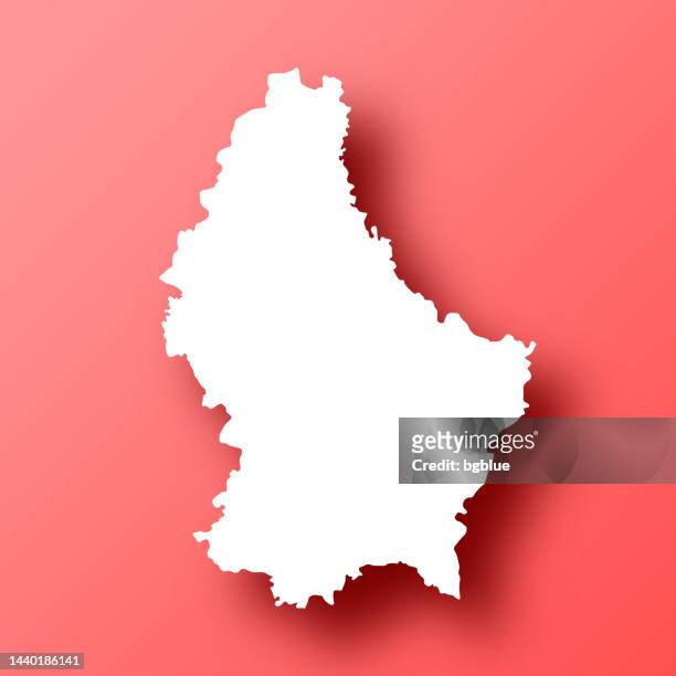 luxemburg-karte auf rotem hintergrund mit schatten - luxemburg stock-grafiken, -clipart, -cartoons und -symbole