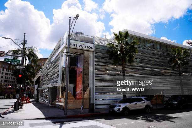 423 Louis Vuitton Store On Rodeo Drive Stock Photos, High-Res Pictures, and  Images - Getty Images