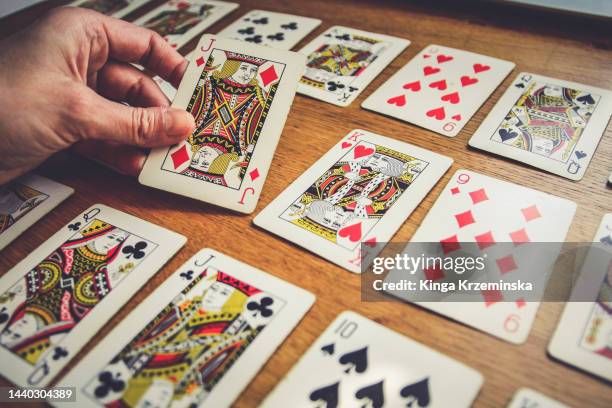 cards - solitario foto e immagini stock