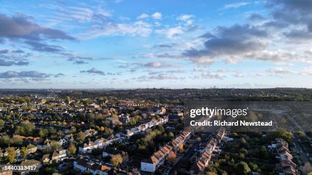 north london skyline - tower hamlets stock-fotos und bilder