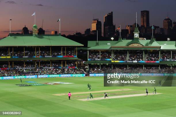 General view of play during the ICC Men's T20 World Cup Semi Final match between New Zealand and Pakistan at Sydney Cricket Ground on November 09,...