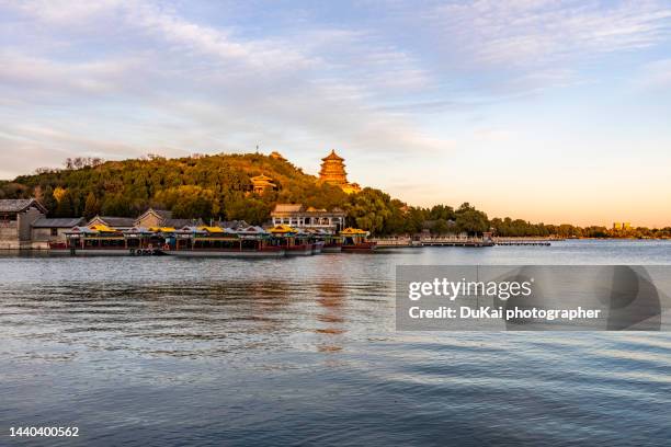 beijing summer palace in autumn - summer palace beijing stock pictures, royalty-free photos & images