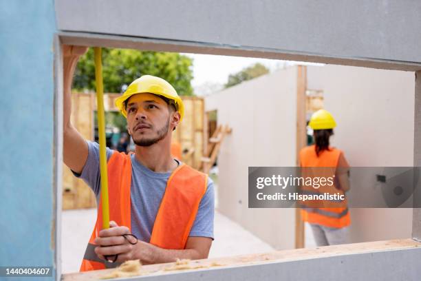 Window Installation Crew 410 Window Install Stock Photos, High-Res Pictures, and Images - Getty ...