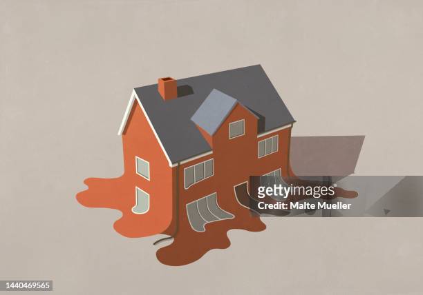 house melting on beige background - new home 幅插畫檔、美工圖案、卡通及圖標