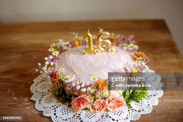 16th birthday cake with flowers - 16th birthday stock pictures, royalty-free photos & images