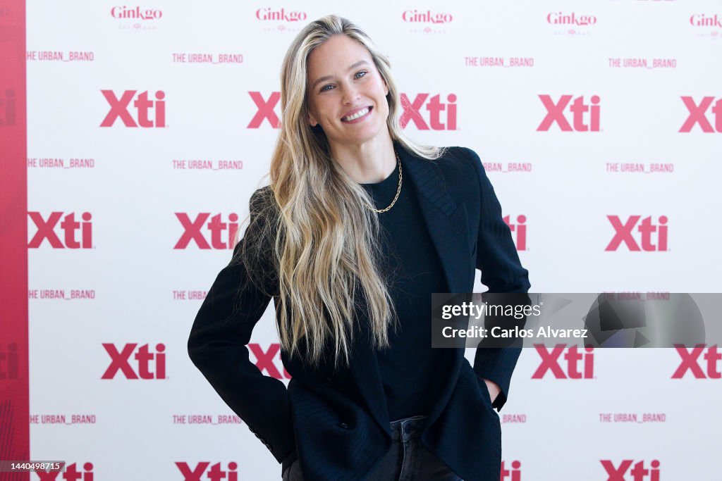 Model Bar Refaeli becomes the new Xti Ambassador at the Ginkgo Sky ...