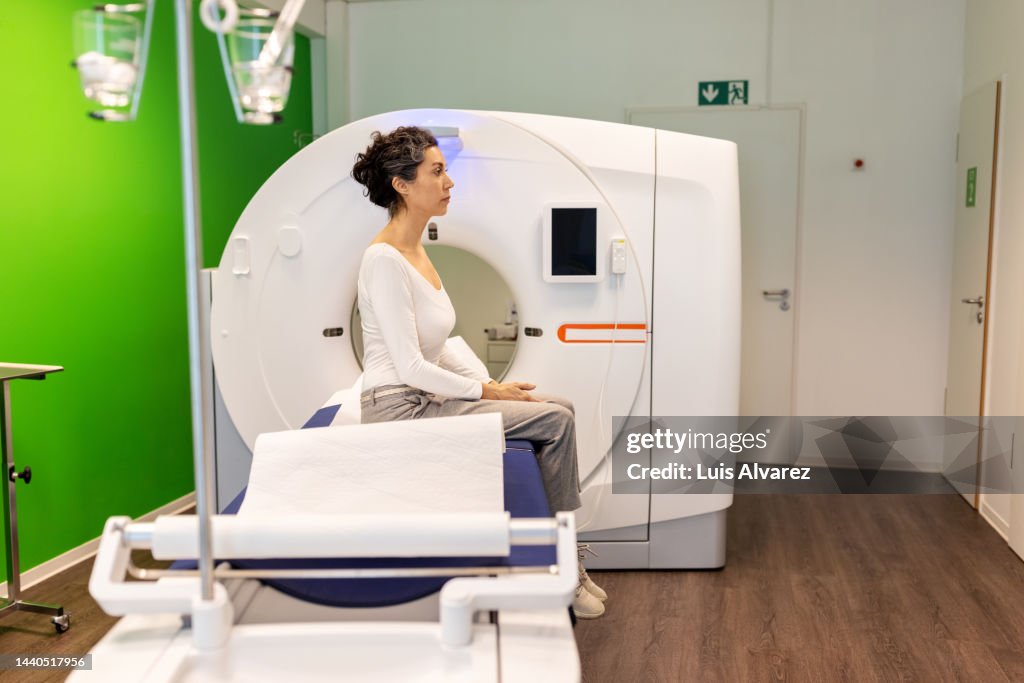 Woman St Scan Woman Patient At Clinic For Mri Scan High-Res Stock Photo - Getty Images