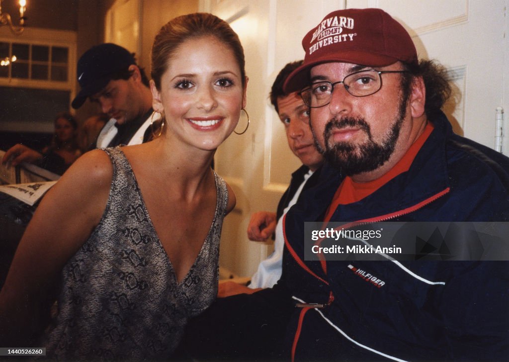 Gellar & Toback On 'Harvard Man' Set
