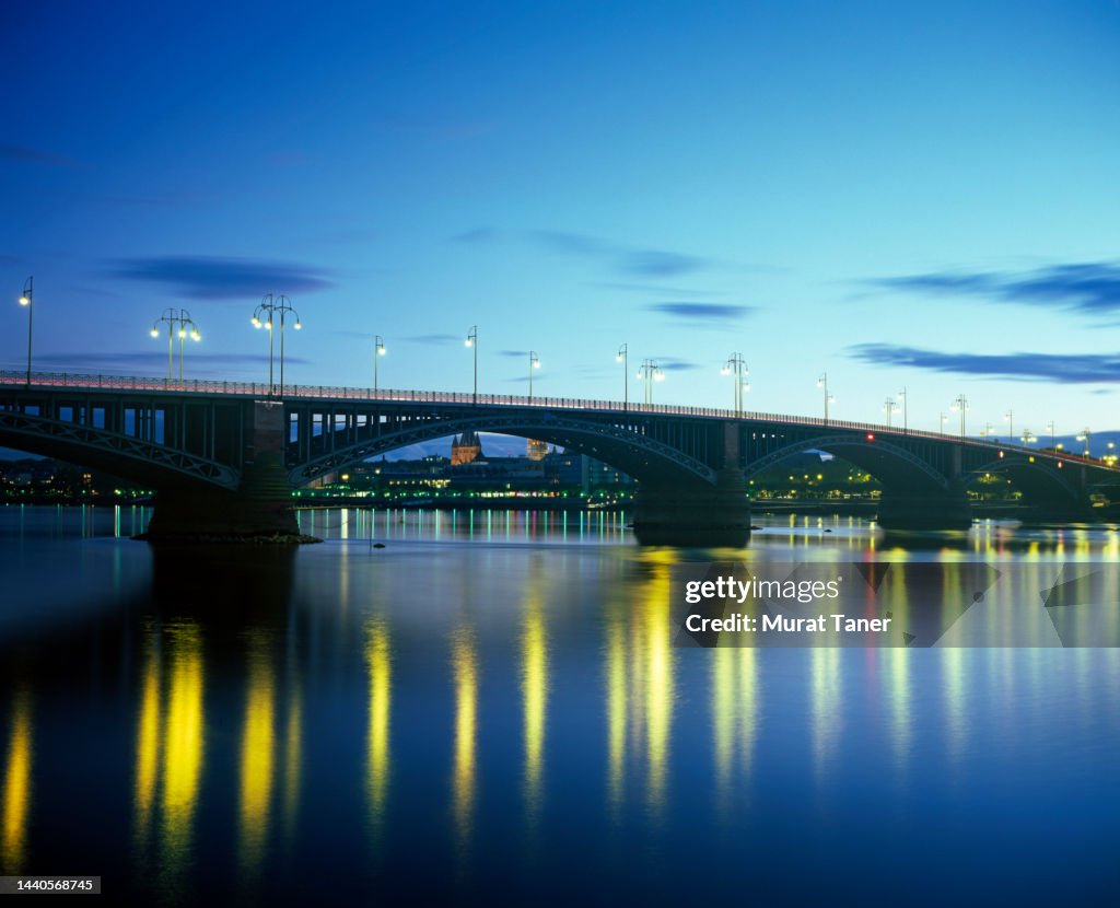 Theodor Heuss Bridge at night in Mainz