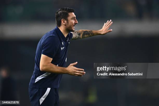 Salvatore Bocchetti head coach of Hellas Verona gestures during the Serie A match between Hellas Verona and Juventus at Stadio Marcantonio Bentegodi...