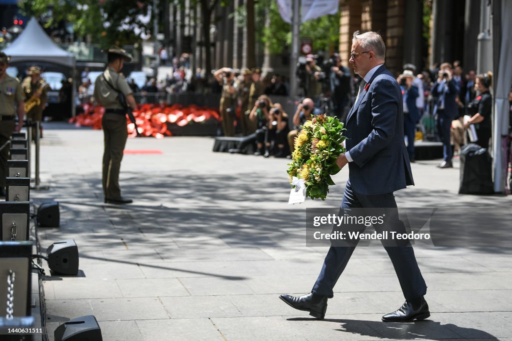 Sydney Pauses For Remembrance Day