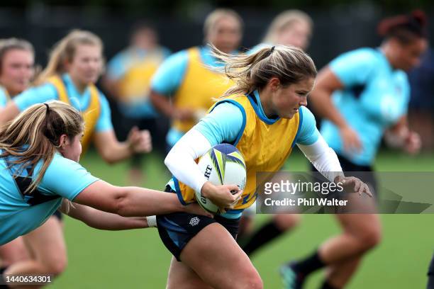 Jess Breach runs the ball during an England Rugby World Cup squad training session at Waitakere Stadium on November 11, 2022 in Auckland, New Zealand.