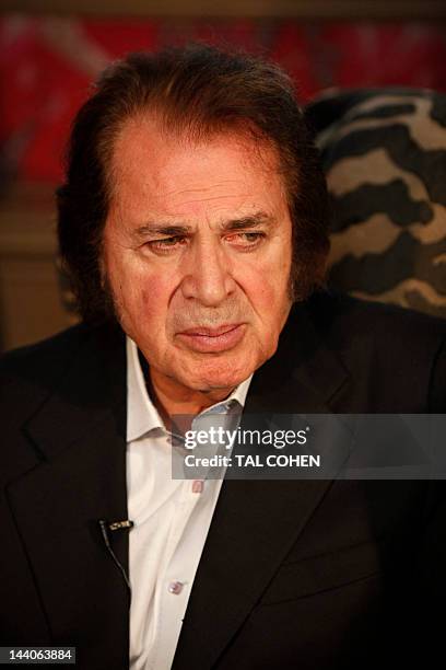 Engelbert Engelbert Humperdinck (Singer) Photos and Premium High Res Pictures ...