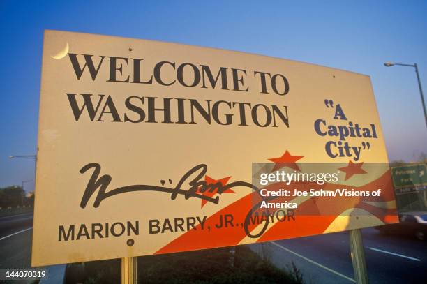 Dc Inbox. Sign Dc Signal Photos and Premium High Res Pictures - Getty Images