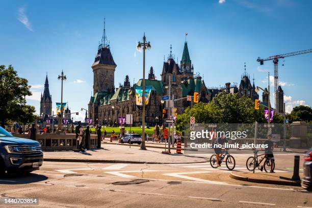 canadian parliament in ottawa - ottawa people stock pictures, royalty-free photos & images