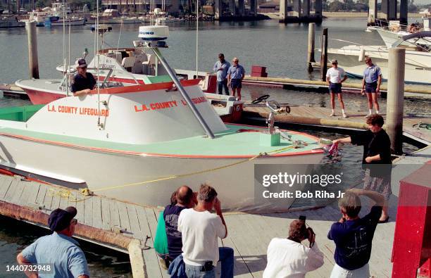 Lifeguard Bot La County Lifeguard Boats Photos and Premium High Res Pictures - Getty ...
