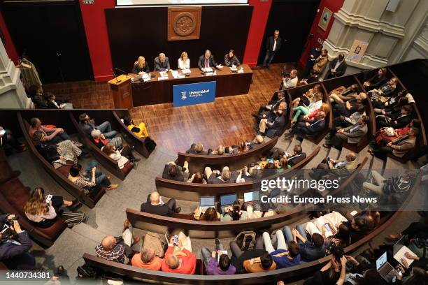 The dean of the College of Journalists of Aragon, Sara Castillero, the rector of the University of Zaragoza, Jose Antonio Mayoral, the Minister of...