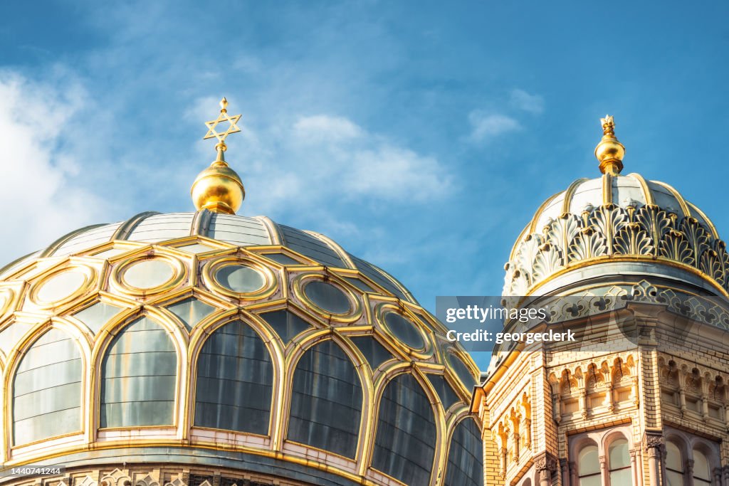 Kuppeln der Neuen Synagoge in Berlin