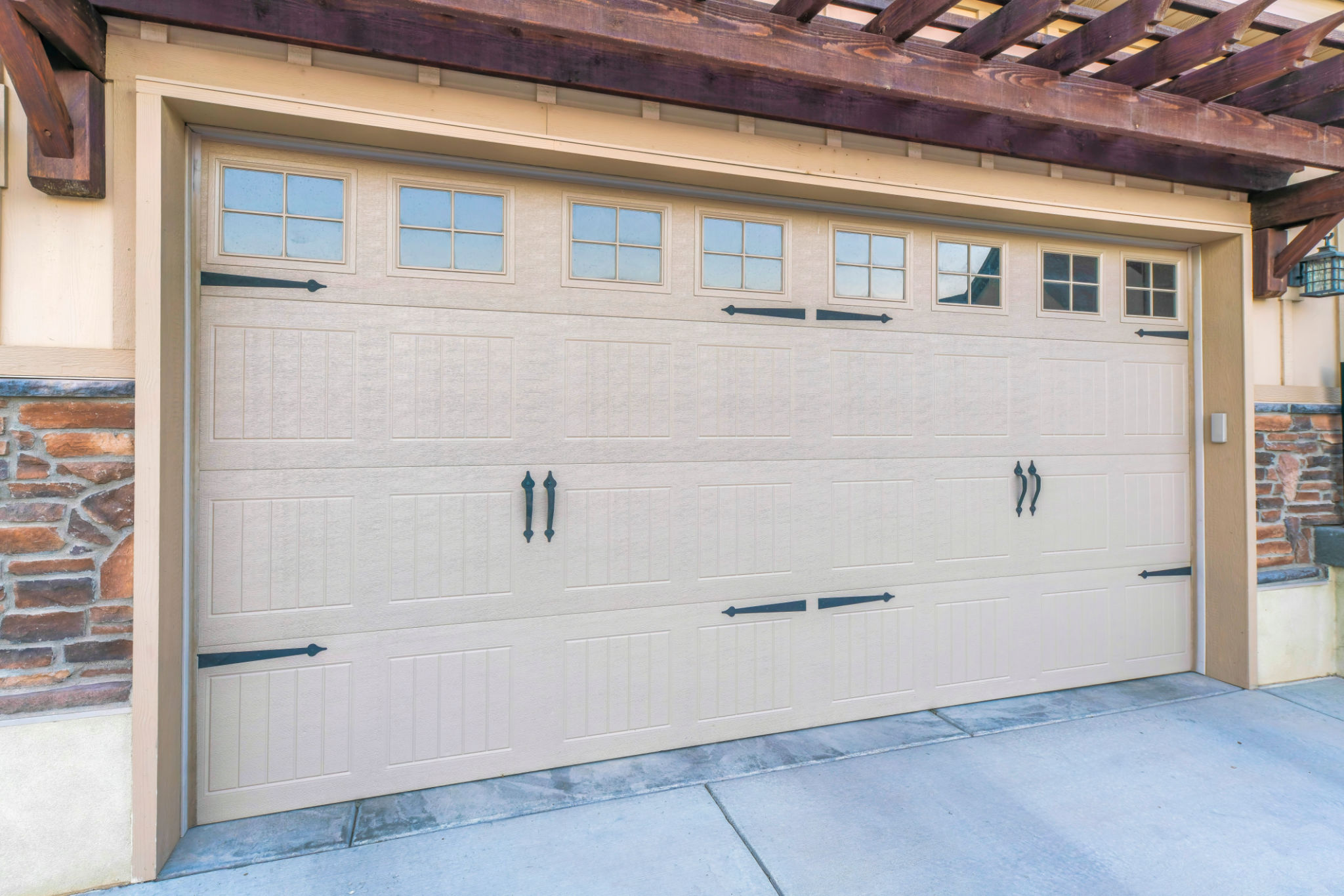 garage door sunlight