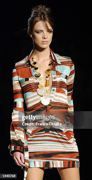 Models 2003 Milan Spring 2002 2003 Model Photos and Premium High Res Pictures ...