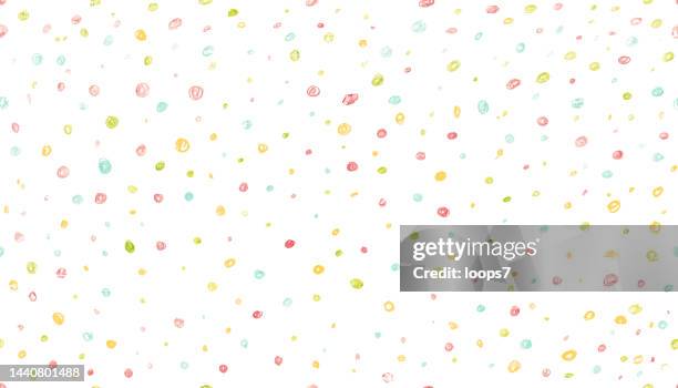 stockillustraties, clipart, cartoons en iconen met pastel colored hand drawn circles - pixel perfect seamless pattern - childs drawing