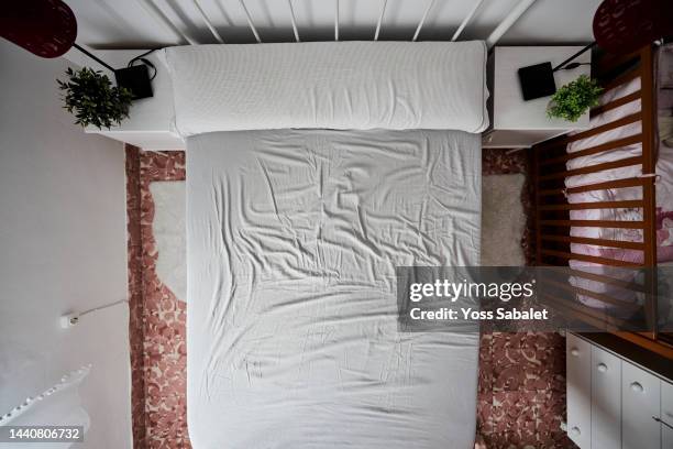 Empty Bed Rrom Above Double Bed From Above Photos and Premium High Res Pictures - Getty Images