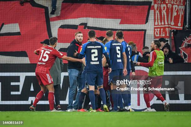 Marlon Ritter celebrates after scoring his team´s second goal during the Second Bundesliga match between Fortuna Düsseldorf and 1. FC Kaiserslautern...