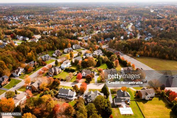 suburban sprawl aerial view - urban sprawl forest stock pictures, royalty-free photos & images