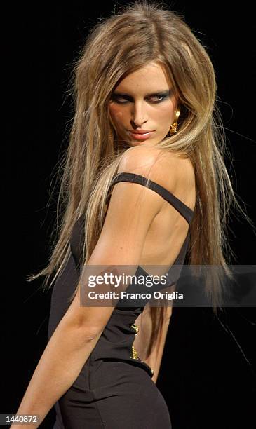 Models 2003 19,747 Milan Spring 2002 2003 Model Photos & High Res Pictures - Getty ...