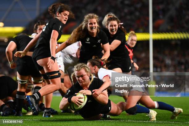 Amy Rule of New Zealand scores a try during the Rugby World Cup 2021 Final match between New Zealand and England at Eden Park on November 12, 2022 in...