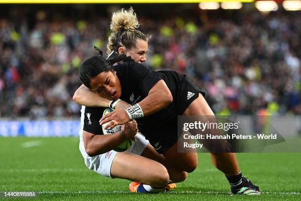 Ayesha Leti-I'iga of New Zealand scores a try during the Rugby World Cup 2021 Final match between New Zealand and England at Eden Park on November...