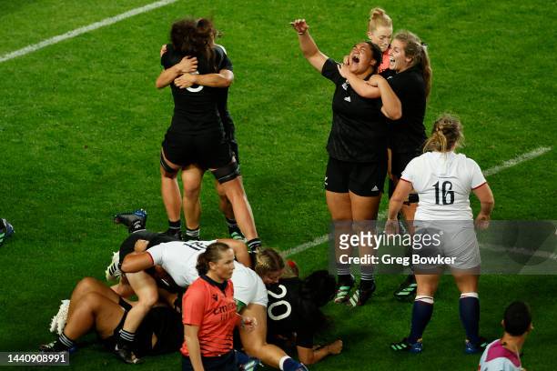 The New Zealand Black Ferns celebrate winning the Rugby World Cup 2021 Final match between England and New Zealand at Eden Park, on November 12 in...