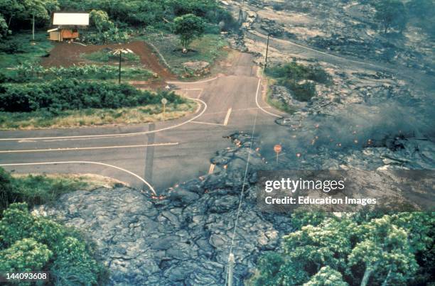 Hawaii, Kalapana Gardens Subdivision, Active Pahoehoe Lava Flow.