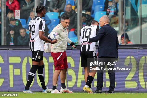 Gerard Deulofeu of Udinese Calcio injured during the Serie A match between SSC Napoli and Udinese Calcio at Stadio Diego Armando Maradona on November...