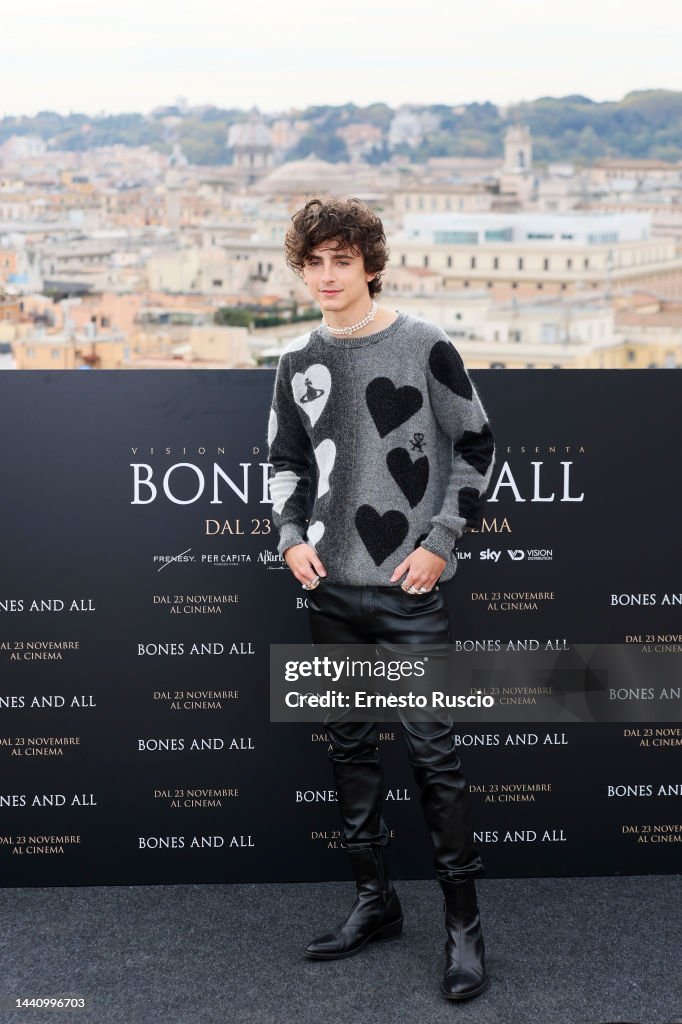 https://media.gettyimages.com/id/1440996703/photo/bones-and-all-photocall-in-rome.jpg?s=1024x1024&w=gi&k=20&c=B-GK5iqeHL29az5MKzH_qRCBKah_Q7YMRnbwS4CzyHE=