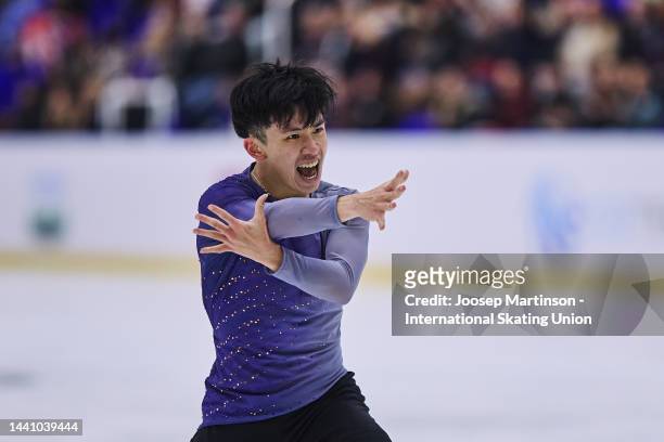 Jimmy Ma of the United States competes in the Men's Free Skating during the ISU Grand Prix of Figure Skating at iceSheffield on November 12, 2022 in...