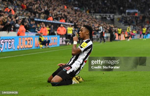 Newcastle player Joe Willock celebrates after scoring the winning goal during the Premier League match between Newcastle United and Chelsea FC at St....