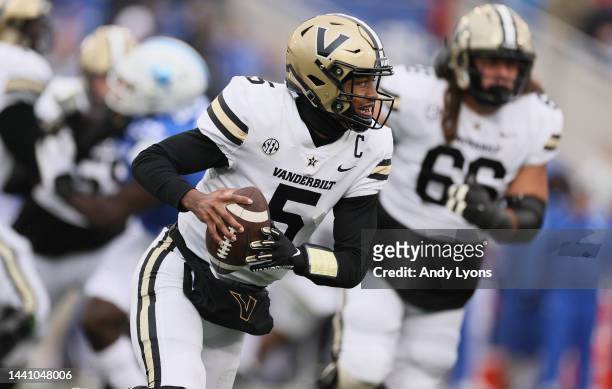 Mike Wright of the Vanderbilt Commodores against the Kentucky Wildcats at Kroger Field on November 12, 2022 in Lexington, Kentucky.
