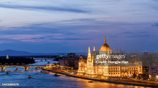 parliament building in budapest, hungary - budapest parliament stock pictures, royalty-free photos & images