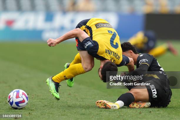 Thomas Aquilina of the Mariners and Daniel Arzani of Macarthur FC compete for the ball during the round six A-League Men's match between Central...